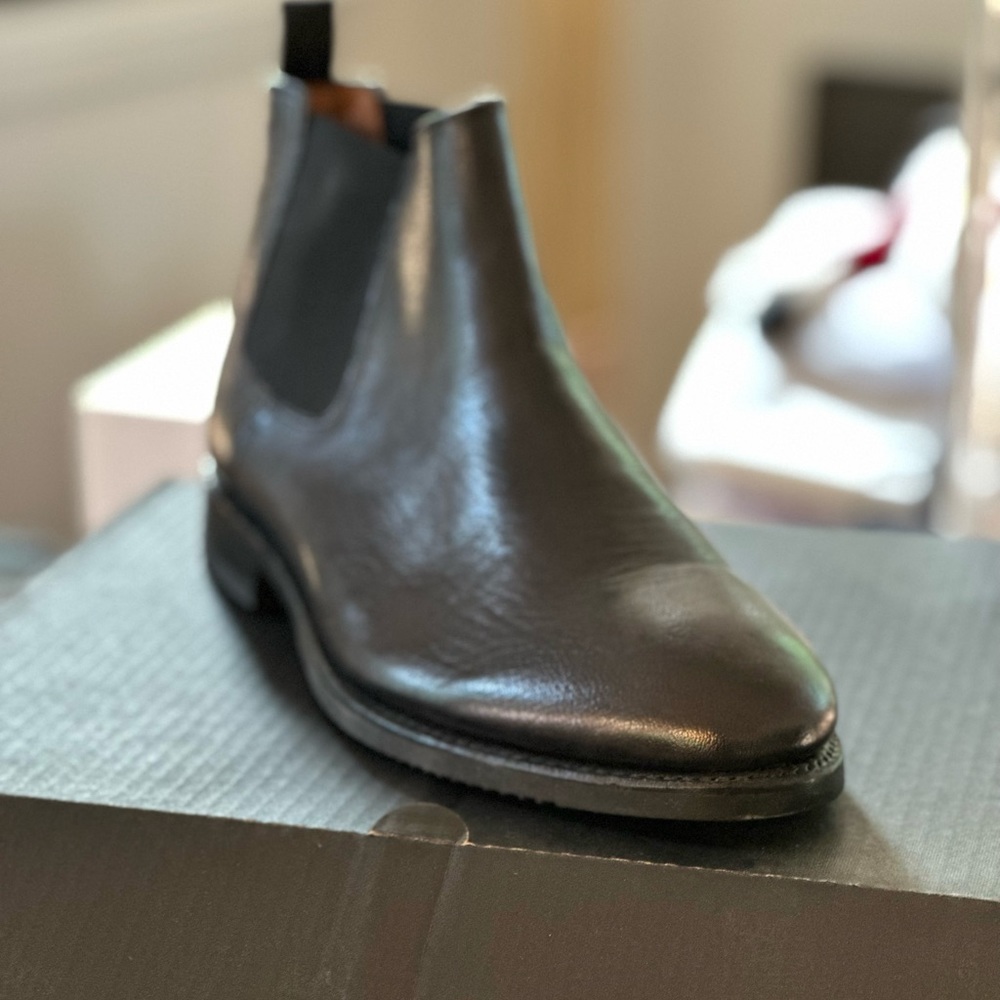 FRYE Men’s Peyton Chelsea Boot size 11M BRAND NEW